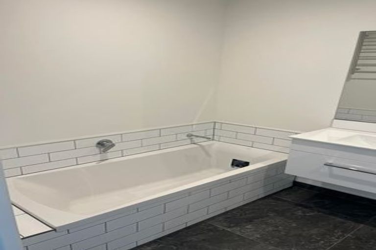 Photo of property in 115a Queen Charlotte Drive, Aotea, Porirua, 5024