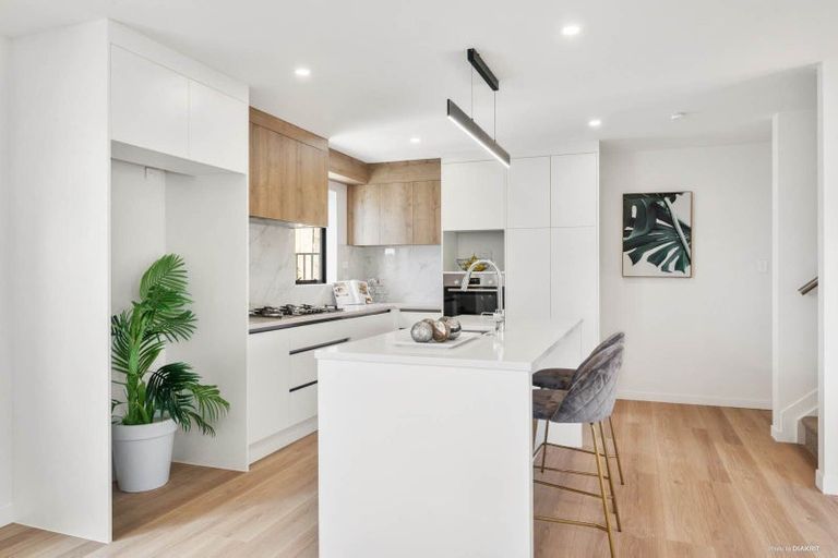 Photo of property in 48c Awaruku Road, Torbay, Auckland, 0630