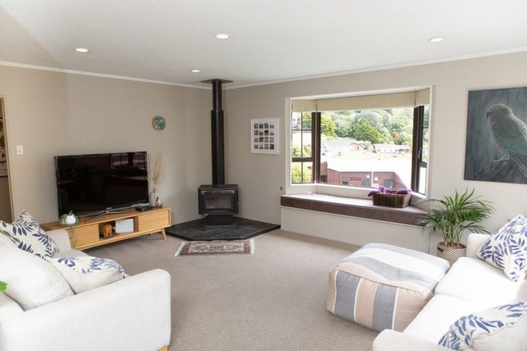 Photo of property in 4 Otonga Way, Churton Park, Wellington, 6037