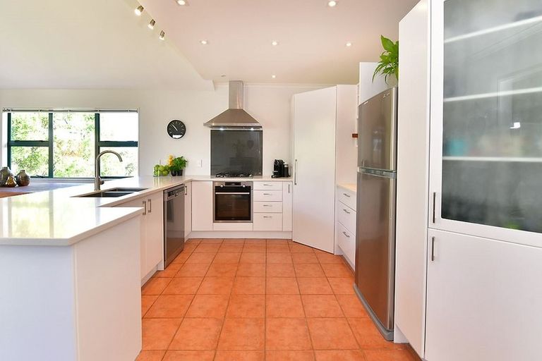 Photo of property in 34 Savoy Road, Orewa, 0931