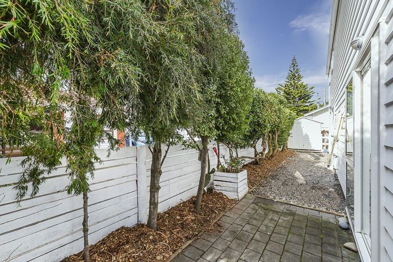 Photo of property in 403a Broadway, Miramar, Wellington, 6022