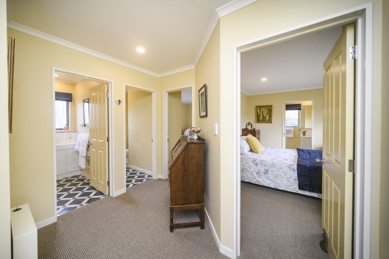 Photo of property in 46 Pahiatua Street, Hokowhitu, Palmerston North, 4410