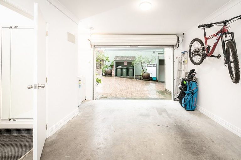 Photo of property in 7 Murphy Street, Thorndon, Wellington, 6011