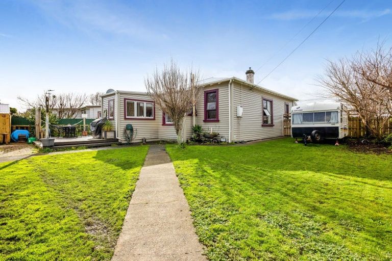 Photo of property in 1 Campbell Street, Hawera, 4610