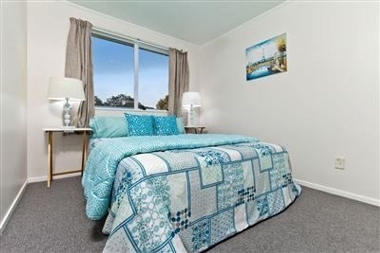 Photo of property in 1/22 Karepo Crescent, Ranui, Auckland, 0612