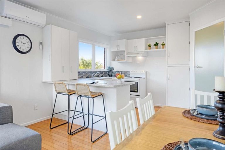 Photo of property in 1/22 Margaret Place, Milford, Auckland, 0620