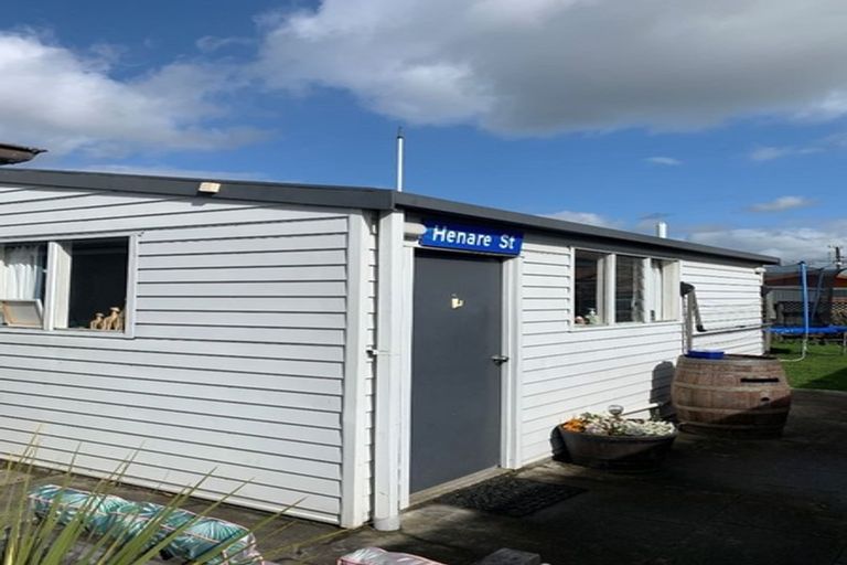 Photo of property in 35b Meeanee Road, Taradale, Napier, 4112