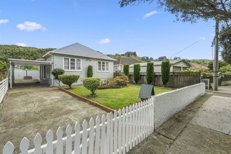 Photo of property in 19 Lockwood Crescent, Taita, Lower Hutt, 5011