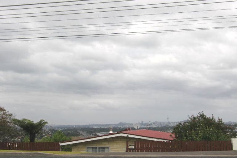 Photo of property in 237 Sunset Road, Sunnynook, Auckland, 0632