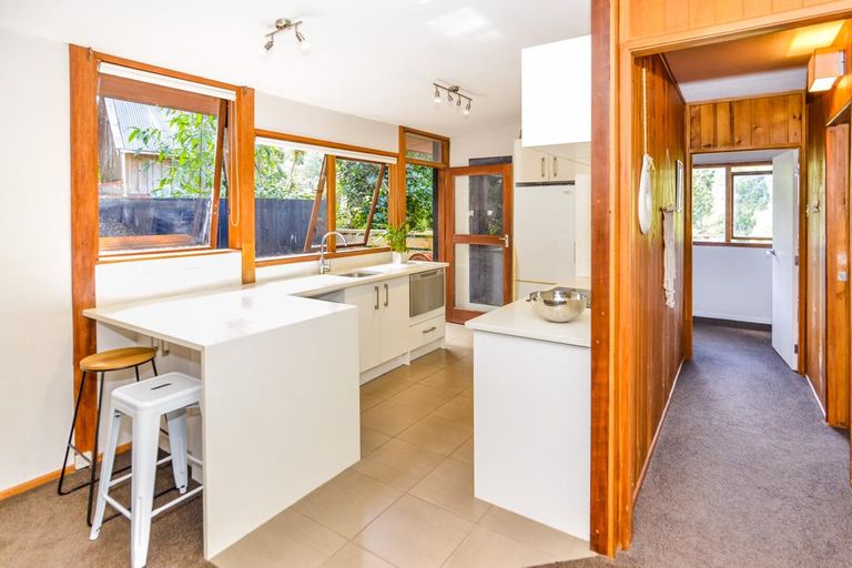 Photo of property in 24 Mahoe Road, Titirangi, Auckland, 0604