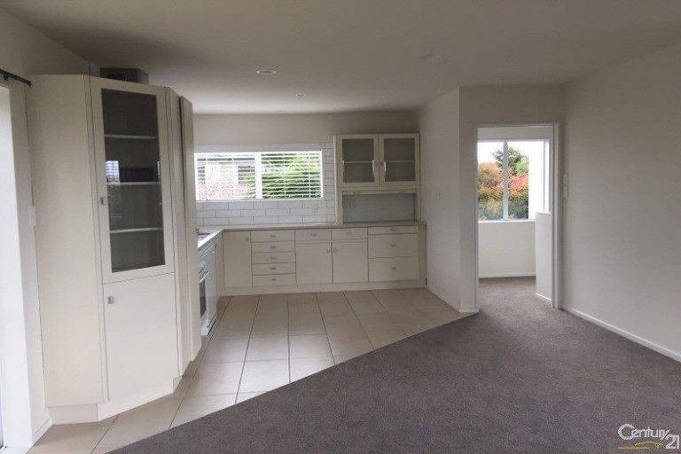 Photo of property in 1/64 Gosford Drive, Botany Downs, Auckland, 2010