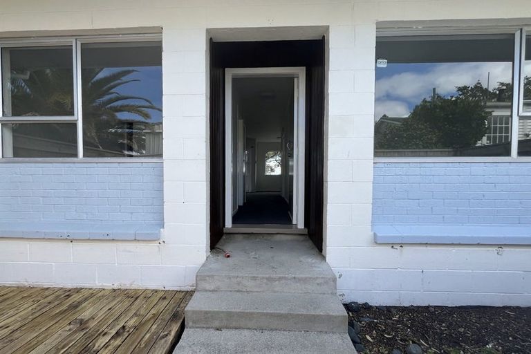 Photo of property in 4/7 Beach Haven Road, Beach Haven, Auckland, 0626