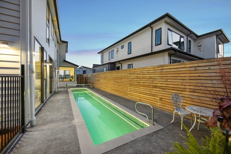 Photo of property in 7 Hanikura Street, Long Bay, Auckland, 0630