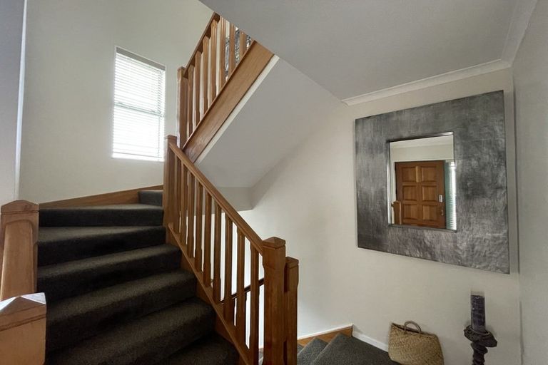 Photo of property in Mt Carmel Mews, 1/9 Arawa Road, Hataitai, Wellington, 6021