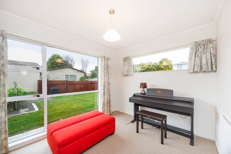 Photo of property in 2 Wharite Place, Awapuni, Palmerston North, 4412