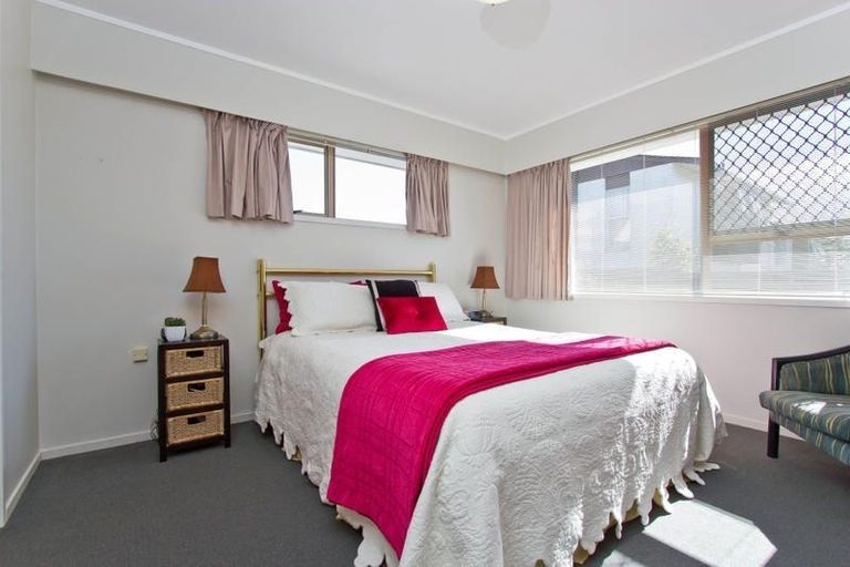 Photo of property in 2/103 Glenmore Road, Sunnyhills, Auckland, 2010