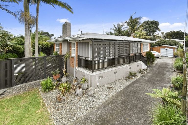 Photo of property in 15 Tomlinson Street, Hillpark, Auckland, 2102