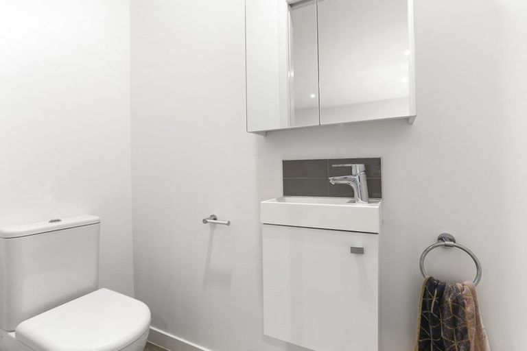 Photo of property in 28 Walter Merton Road, Hobsonville, Auckland, 0616