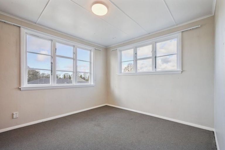 Photo of property in 30 Hooker Avenue, Bryndwr, Christchurch, 8053
