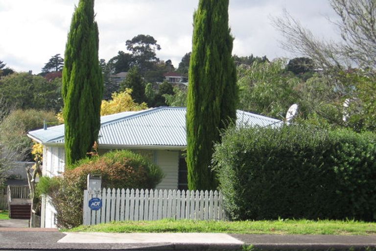 Photo of property in 2/56 Glendale Road, Glen Eden, Auckland, 0602