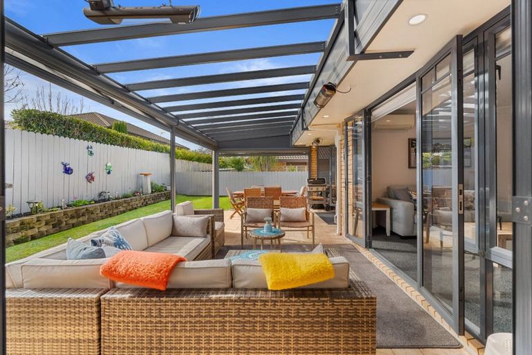 Photo of property in 108 Lakeside Drive, Orewa, 0931