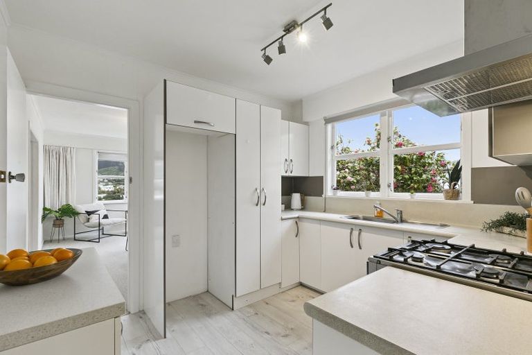 Photo of property in 17a Tawa Terrace, Tawa, Wellington, 5028