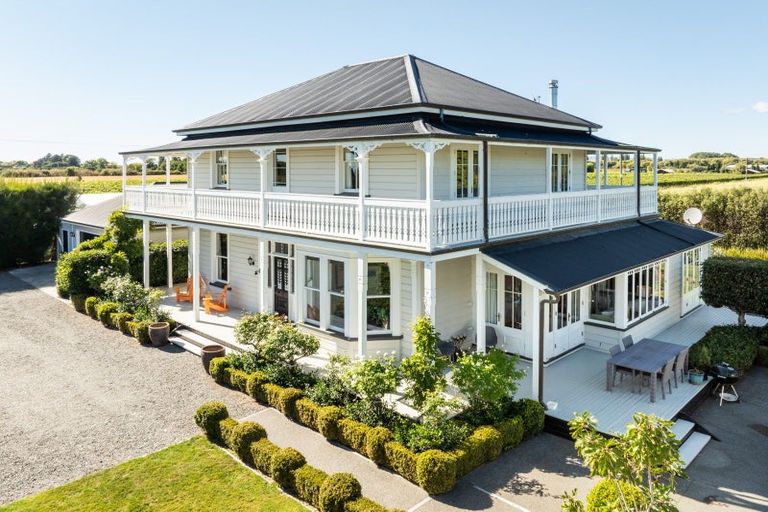 Photo of property in 340 Lawn Road, Clive, Hastings, 4180