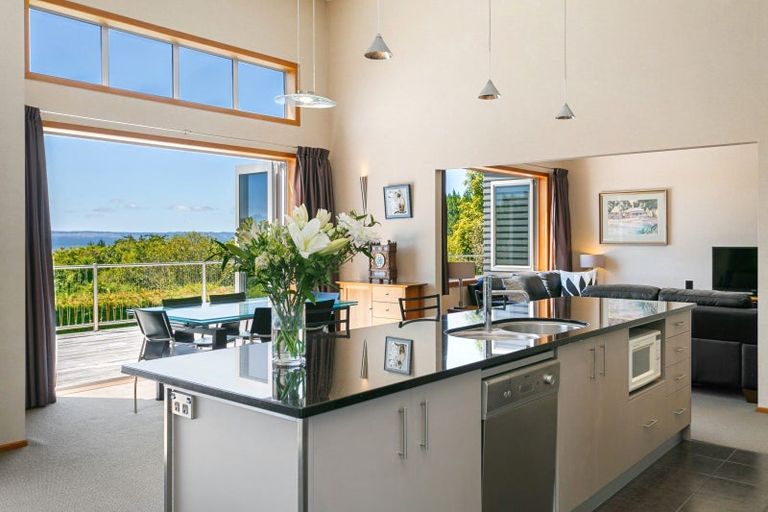 Photo of property in 10 Cameron Drive, Acacia Bay, Taupo, 3385