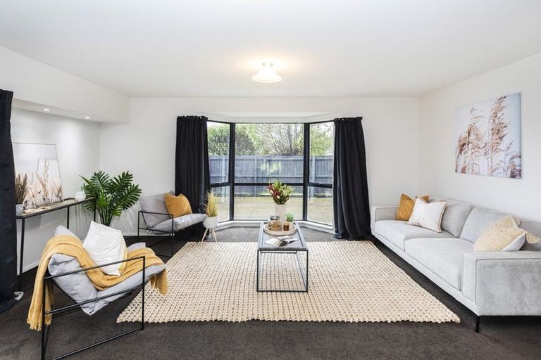 Photo of property in 10 Inca Place, Redwood, Christchurch, 8051