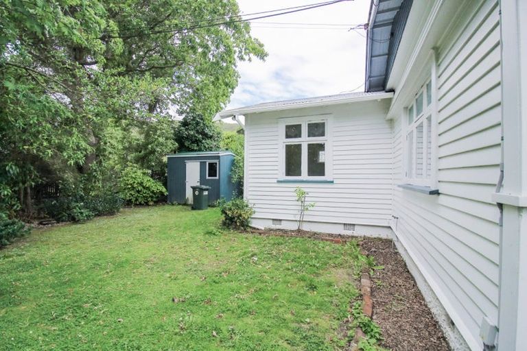 Photo of property in 34 Birdwood Road, Waterloo, Lower Hutt, 5011