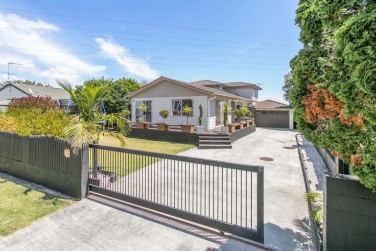 Photo of property in 40 Challen Close, Conifer Grove, Takanini, 2112