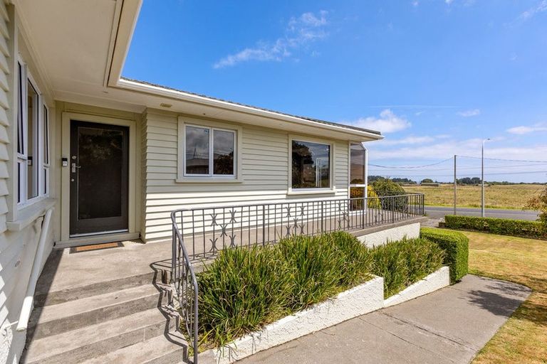 Photo of property in 45 Pohutukawa Place, Bell Block, New Plymouth, 4312