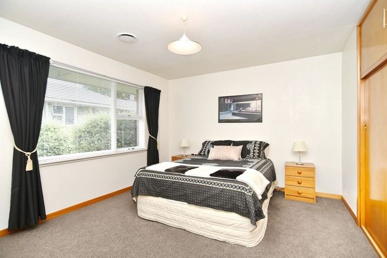 Photo of property in 2/381 Main North Road, Redwood, Christchurch, 8051