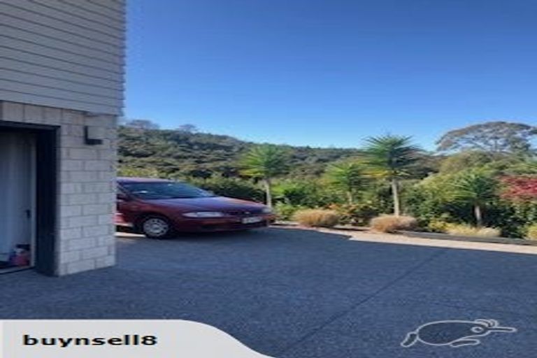 Photo of property in 111 Roberta Crescent, Orewa, 0931