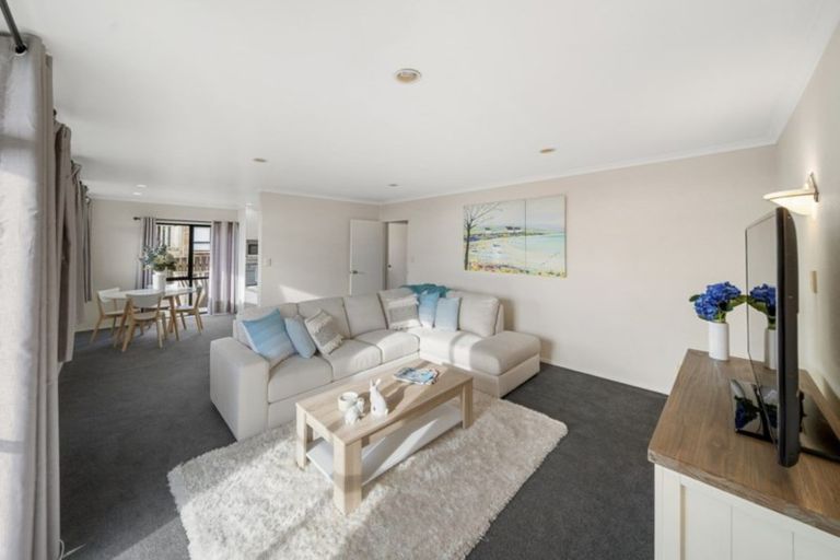 Photo of property in 12 Botanic View, Manurewa, Auckland, 2105