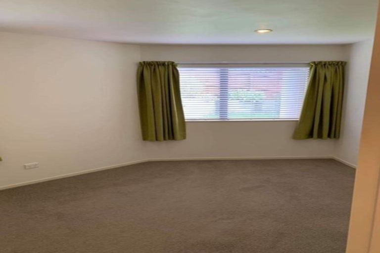 Photo of property in 2a Bronwyn Place, Torbay, Auckland, 0630