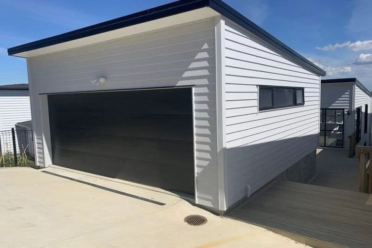 Photo of property in 38 Ascension Crescent, Orewa, 0931