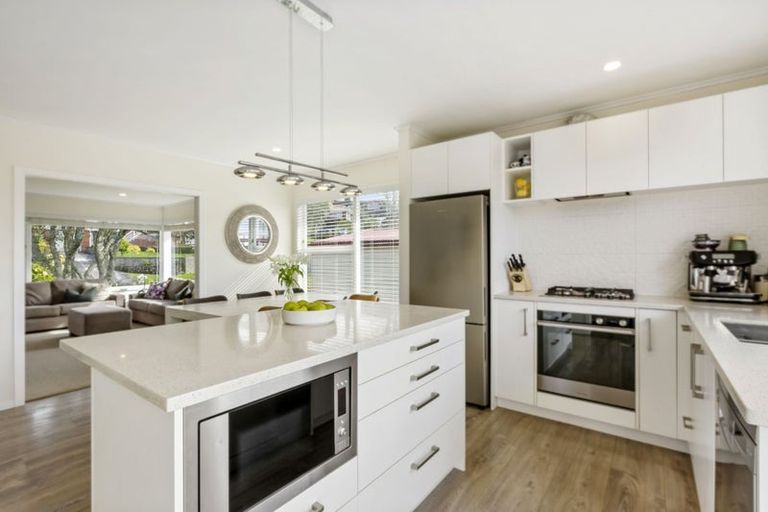 Photo of property in 25 Agincourt Street, Glenfield, Auckland, 0629