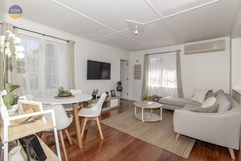 Photo of property in 10 Barton Avenue, Marewa, Napier, 4110