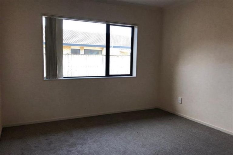 Photo of property in 16 Erne Crescent, East Tamaki, Auckland, 2016