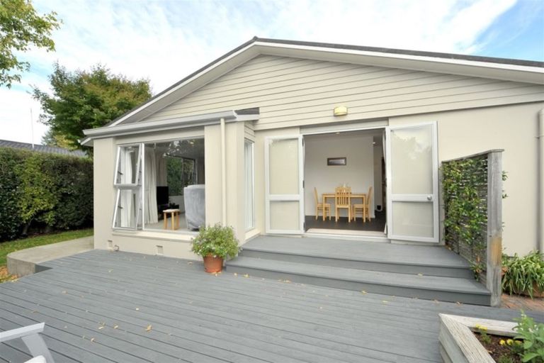 Photo of property in 15 Lloyd Street, Strowan, Christchurch, 8052