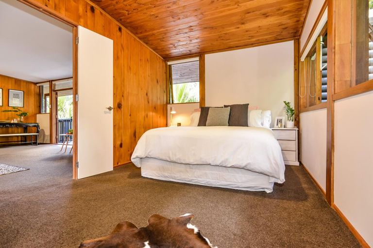 Photo of property in 24 Mahoe Road, Titirangi, Auckland, 0604