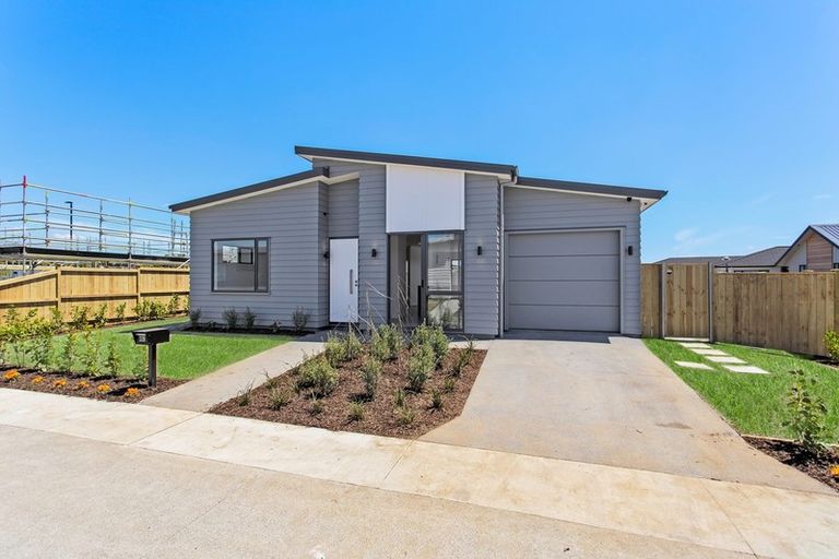 Photo of property in 32b Cadwil Drive, Beachlands, Auckland, 2018