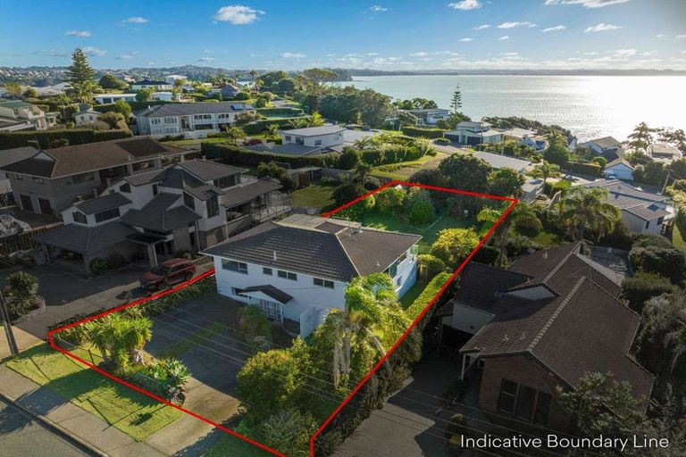 Photo of property in 8 De Luen Avenue, Tindalls Beach, Whangaparaoa, 0930