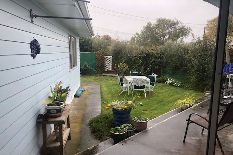 Photo of property in 2 Tyne Street, Carterton, 5713