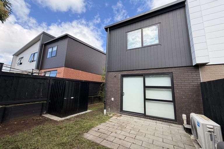 Photo of property in 77 Selo Street, Glen Eden, Auckland, 0602