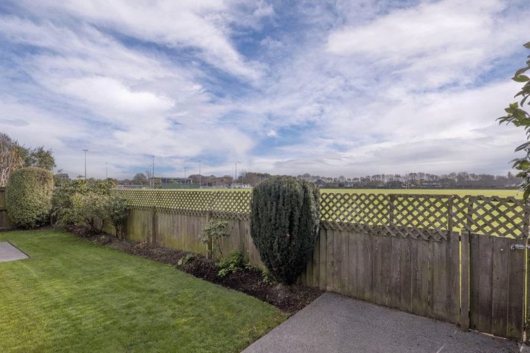 Photo of property in 1/18 Sheraton Place, Redwood, Christchurch, 8051