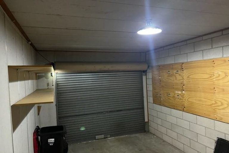 Photo of property in 24 Middle Road, Havelock North, 4130