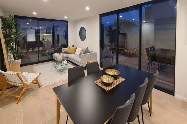 Photo of property in 2/23 Strowan Avenue, Fairfield, Hamilton, 3214