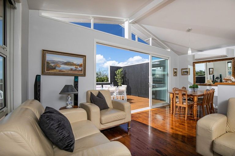 Photo of property in 6 Fairway Avenue, Red Beach, 0932